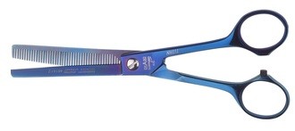 Modellierschere, leicht geöffnet