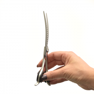 Schere leicht geöffnet