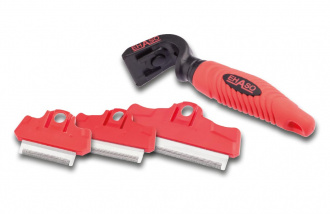 Blade Rake mit Klingen auf Tisch abgebildet