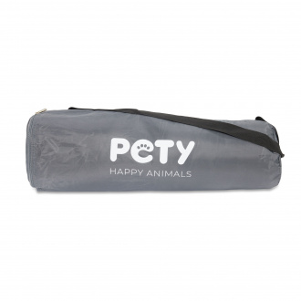 Pety in Tasche