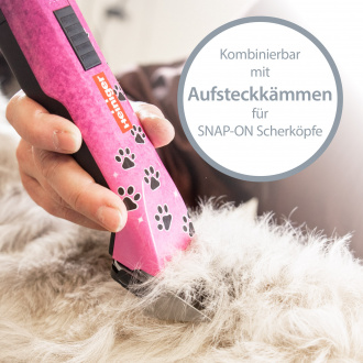 Maschine schert Fell auf dem Rücken ab