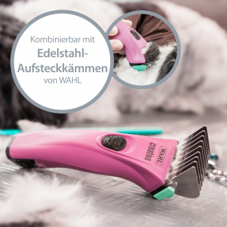Maschine liegt mit Aufsteckkamm auf Tisch