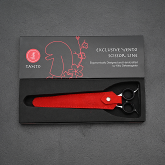 Schere leicht geöffnet