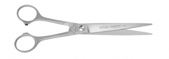 18 cm lange, gerade Schere leicht geöffnet