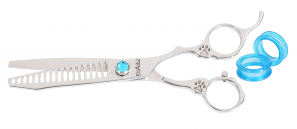 Schere leicht geöffnet